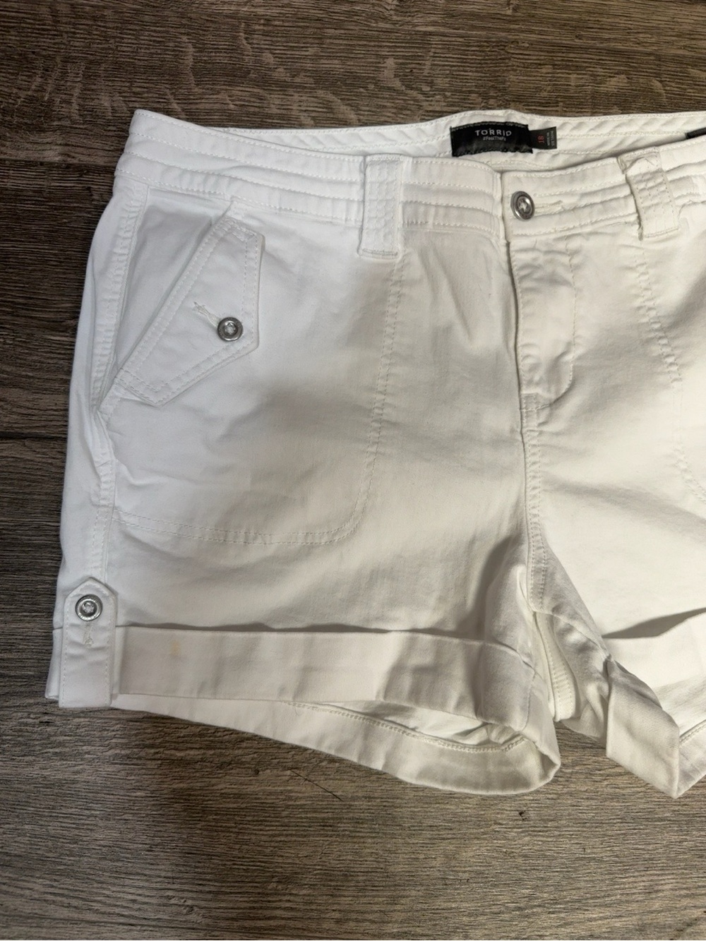 Torrid White Plus Size Shorts Size 18 | Stretch Summer Beach Casual Shorts - Picture 4 of 8